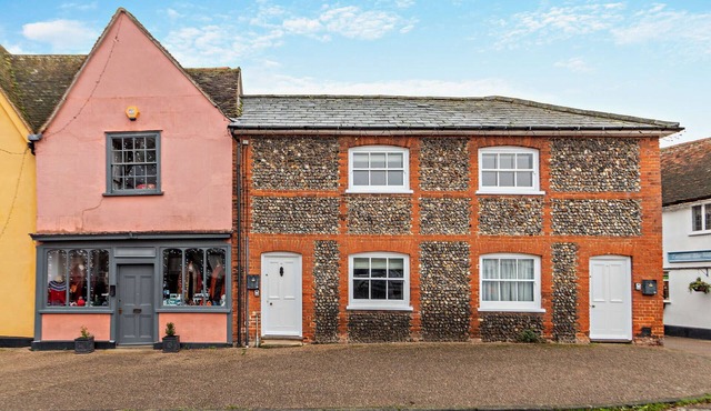 Hawker Cottage - Two Bedroom House, Sleeps 3