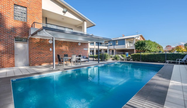 Hawkesbury Race Club Motel