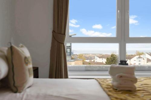 Hawkhill Lookout - Arthur's Seat View Edinburgh
