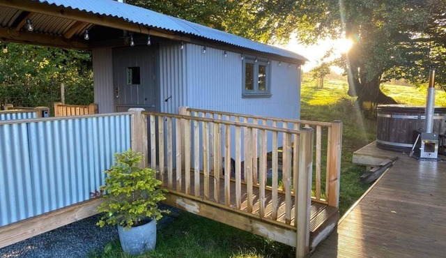 Hawkings Hideaway Knowstone