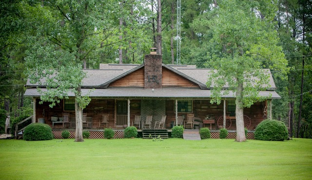 Hawkins Ridge Lodge - Enjoy the Southern Comfort living