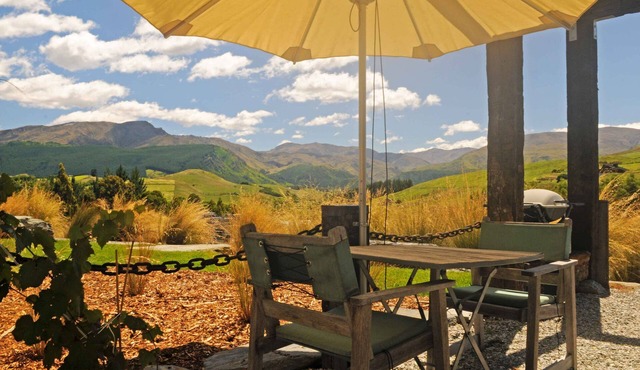 HawkRidge Honeymoon Alpine Suite - Spa Pool, Mountain views