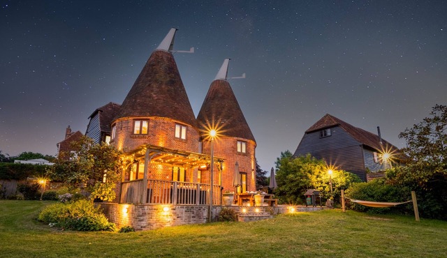 Hawkridge Oast - Five Bedroom House, Sleeps 12