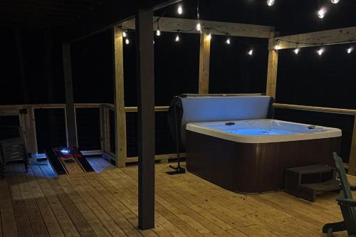 Hawk’s Landing at Innsbruck