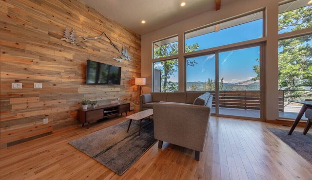 Hawks Landing - New, Modern, Views, Billiards!