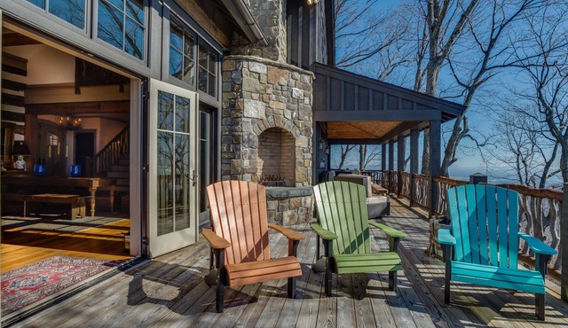 Hawks View | Luxuriously Appointed Home | Less Than 15 Minutes from TIEC