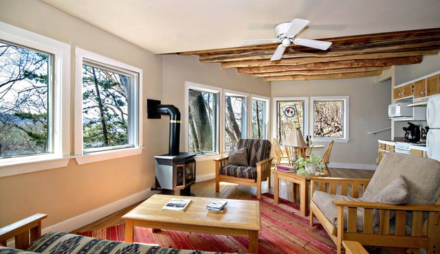 Hawks View's Cooper’s Hawk Cottage