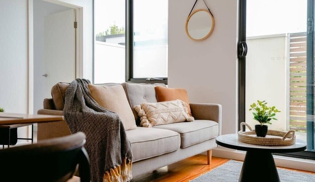 Hawksburn Village - 2 Bed Apt in Central Prahran