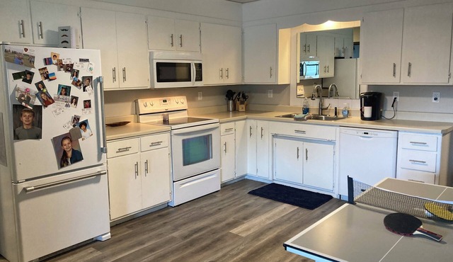 Hawley Home Close to Detroit Lakes and Lakes Country!