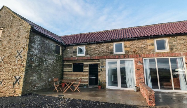 HAWTHORN COTTAGE, pet friendly, character holiday cottage in Scalby