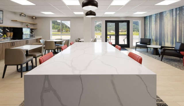 Hawthorn Extended Stay by Wyndham Jackson Alpine