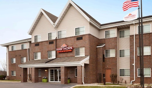 Hawthorn Extended Stay by Wyndham Milwaukee Airport