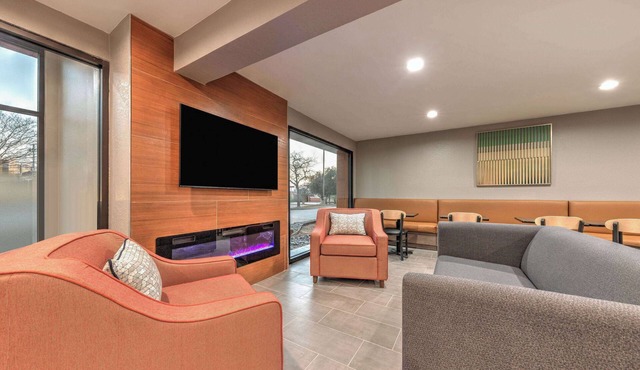 Hawthorn Extended Stay by Wyndham Bedford/Dallas