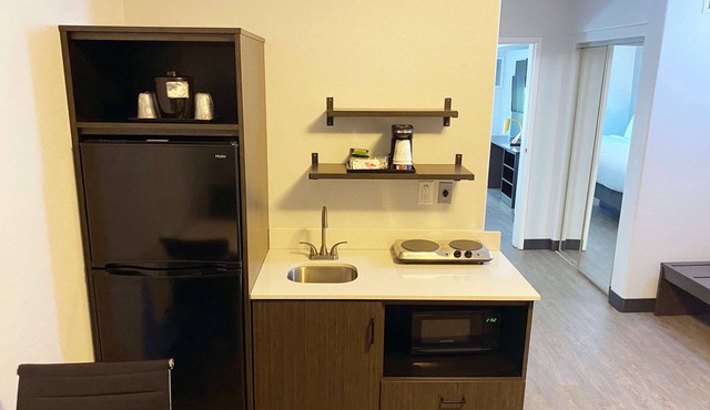 Hawthorn Extended Stay by Wyndham Hobbs