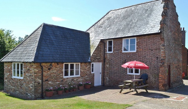 Hawthorne Cottage - PY8