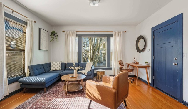 Hawthorne District Gem: Walk to Everything