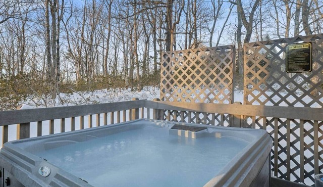 Hawthorne Hideaway -Hot Tub ,and Pool Access