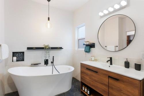 Hawthorne House C - A+ Location!