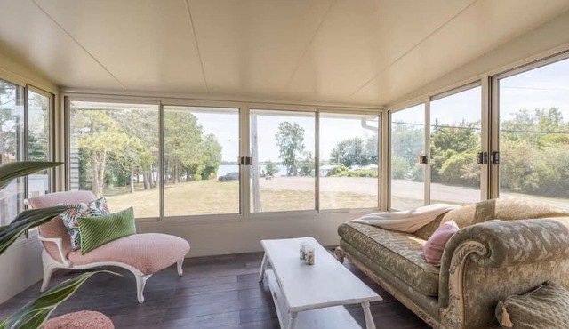 Hay Bay Lakefront Cottage w/ Private Dock & Kayaks