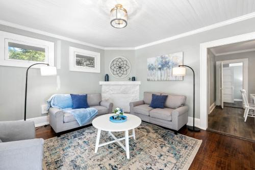 Hay House- Adorable and updated home!