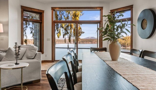 Hayden Lakefront 6BR w/Dock, Hot Tub & Game Room