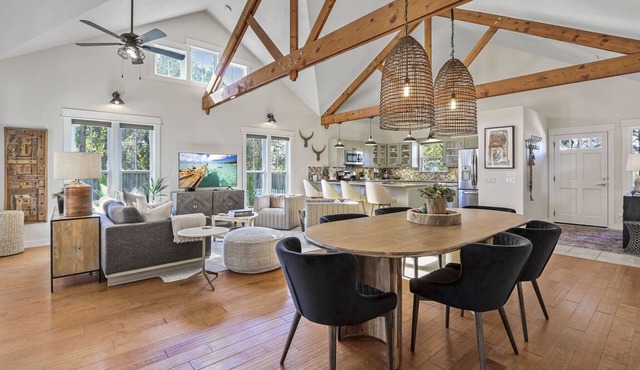 Haydon House in Dripping Springs | Modern 2/2 with Relaxing Outdoor Living Space