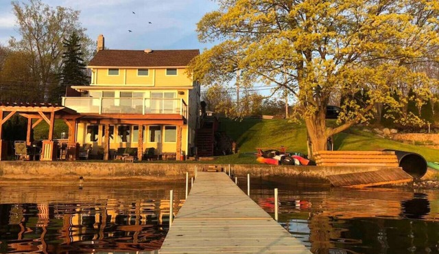 Hayes Hideaway, The Perfect Lakeside Getaway