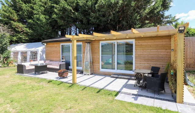 HAYMENS WHARF, family friendly, character holiday cottage in Wouldham