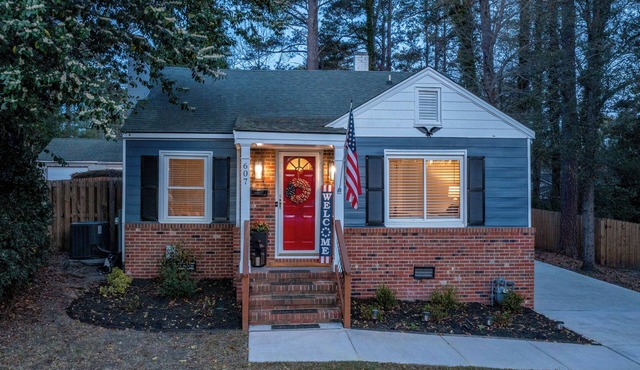 Haymount Home w/Movie Room + min. to Downtown & Ft. Bragg & Colleges+Basketball