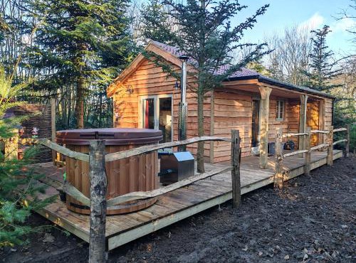 Hayne Barn Estate - Luxury Lodges with private hot-tubs- The studio-loft is without hot-tub