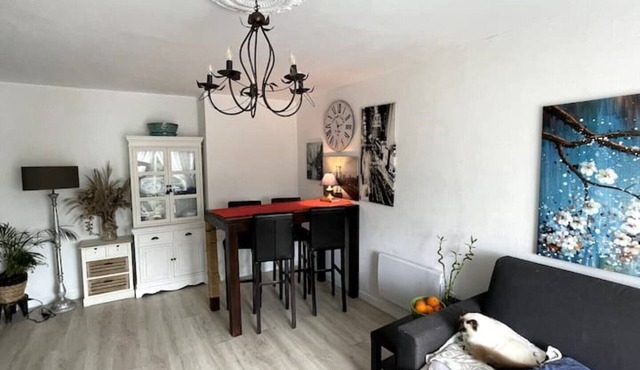 Hays and Galia's apartment