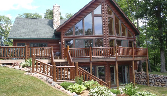Hayward - Clear Water 5,100 Acre Lac Courte Oreilles Lake. Recently Remodeled.