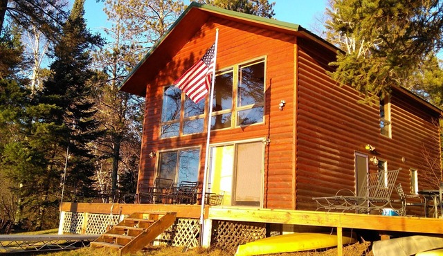 Hayward Lakefront - Gorgeous Cabin, Four Seasons of Fun for up to 21 guests