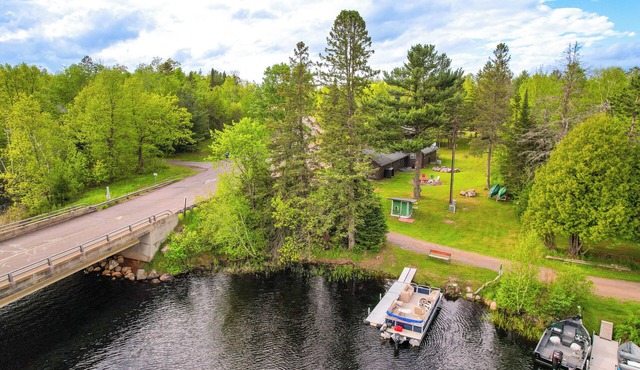 Hayward Retreat on the Chippewa Flowage w/Dock!