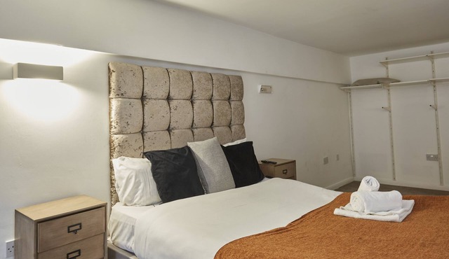 Hayy DealHouse Comfort Suites