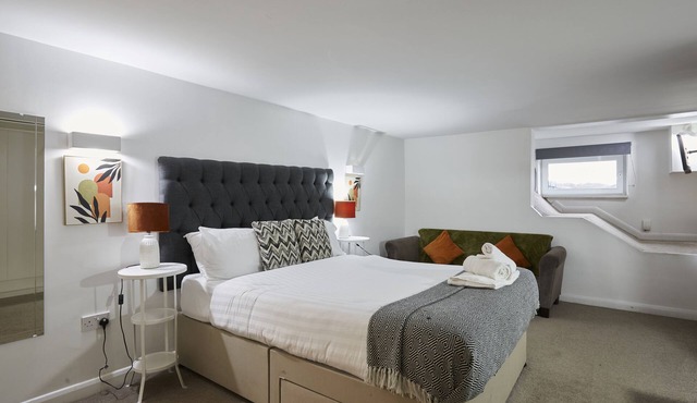 Hayy DealHouse Premium Stay