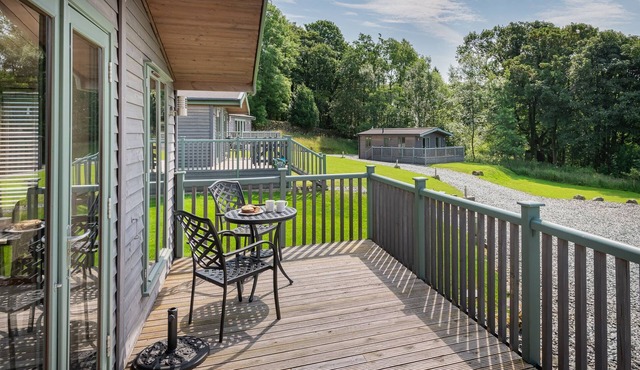 Hazel Lodge - a holiday lodge that sleeps 2 with an en-suite