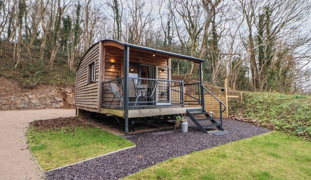 HAZEL, pet friendly, character holiday cottage in Afonwen