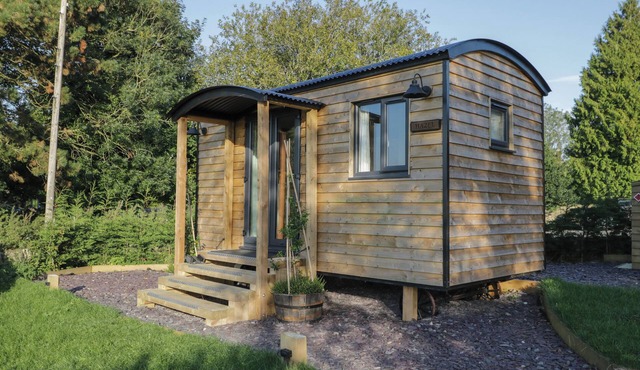 HAZEL, pet friendly, with a garden in Kemble