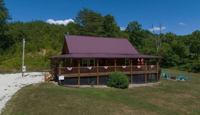 HazelBrook Haven- Hot Tub, Firepit, Grill