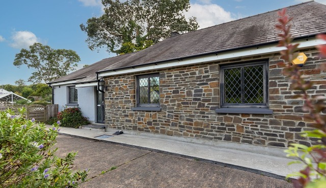Hazelglade Cottage - Hot Tub and Games Room