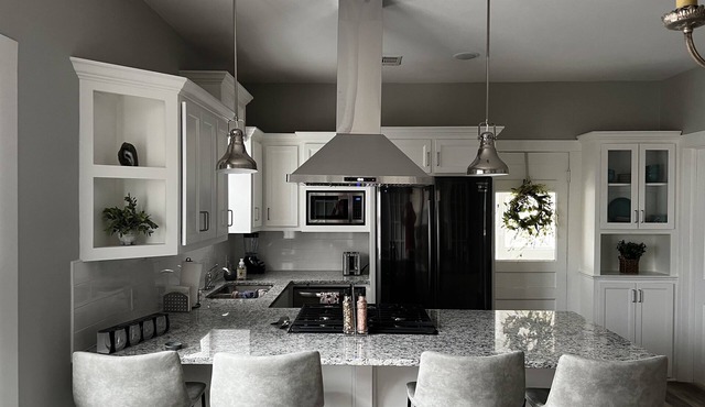 HazelHouse 1920’s BEAUTIFUL 2bed/1bath, Pet-Friendly WIFI