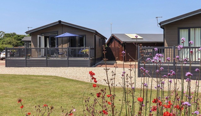 HAZELWOOD 2 @ PINEWOOD RETREAT, family friendly in Lyme Regis