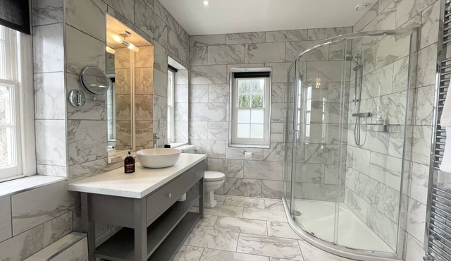 Hazelwood - Luxurious Apartment in Somerton