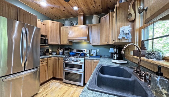 Hazey View Cabin- Whittier NC