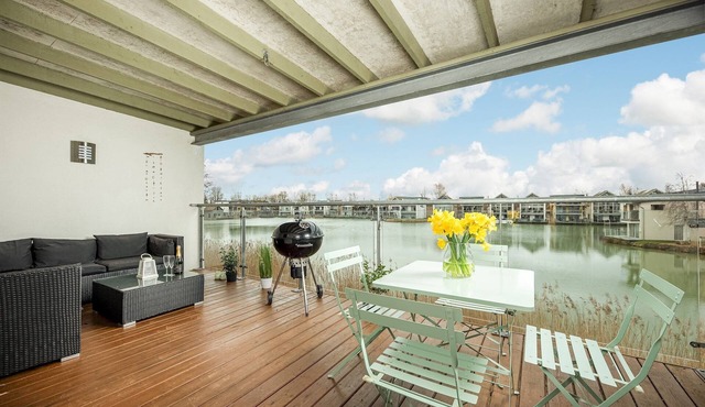 Hazy Blue (HM86), apartment at Lower Mill Estate