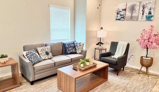 [HB101] Beautiful Clean family friendly 3BR near JBSA Randolph AFB & Airport
