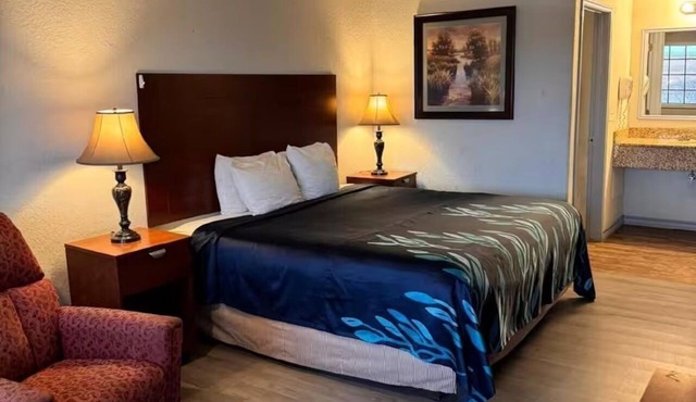 Head to Frio Park Trails from King Accommodation | Free Parking