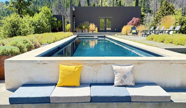 Healdsburg Modern Retreat - Pool, Views & Design