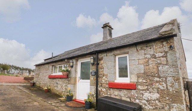 HEALEY FARM COTTAGE, romantic, character holiday cottage in Rothbury